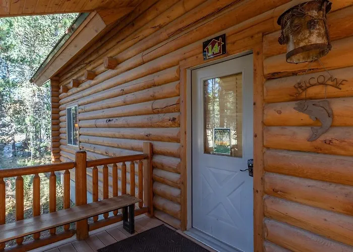 Tall Pines Lodge - Snowy Winter Escape -Hot Tub